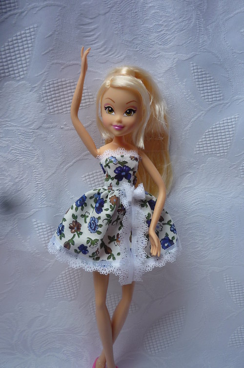 Krátké šaty pro Winx — foto 2