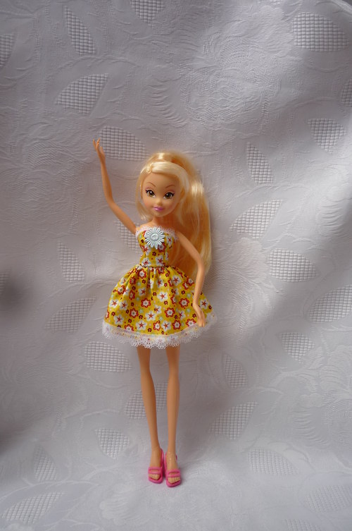 Krátké šaty pro Winx — foto 2