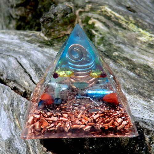 Orgonit *Pyramida (5)* 4x4cm * Energie — foto 2