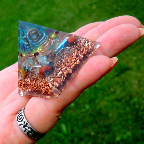 Orgonit *Pyramida (5)* 4x4cm * Energie — foto 6