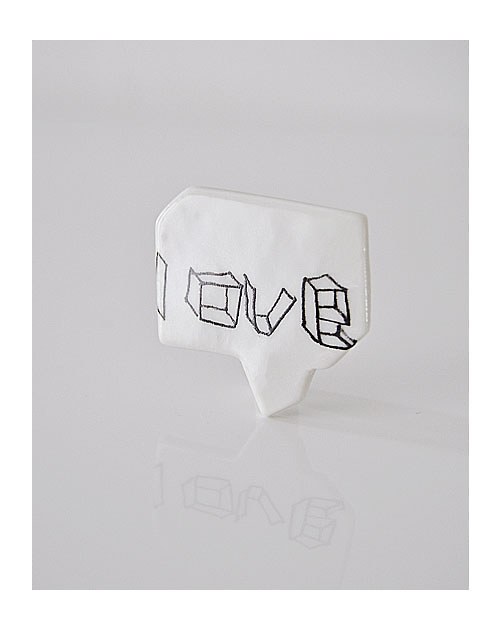 Porcelánová brož >"3D love" — foto 3