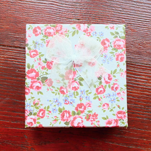 Caixa do papel com flores — foto 3