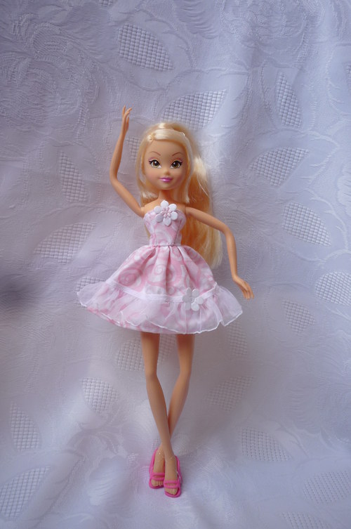 Volánkové šaty pro Winx — foto 2
