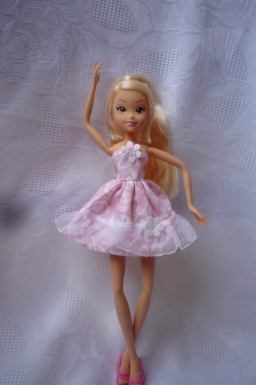 Volánkové šaty pro Winx — foto 3