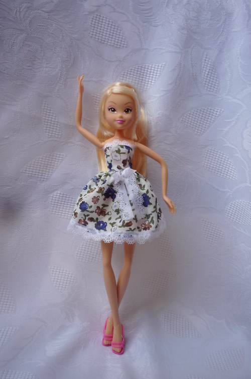 Krátké šaty pro Winx — foto 3
