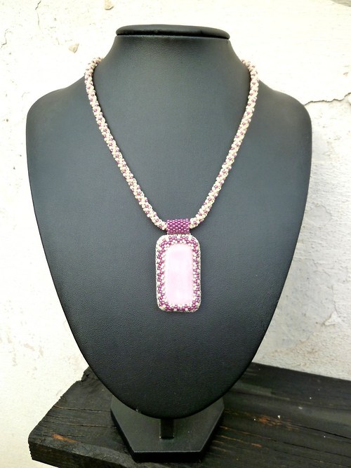 Keramický náhrdelník Magenta dots — foto 6