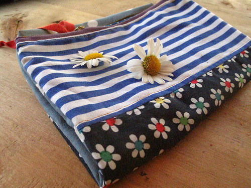 * Modravá taštička * — foto 2