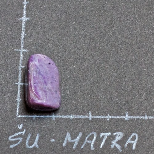 Čaroit — foto 2