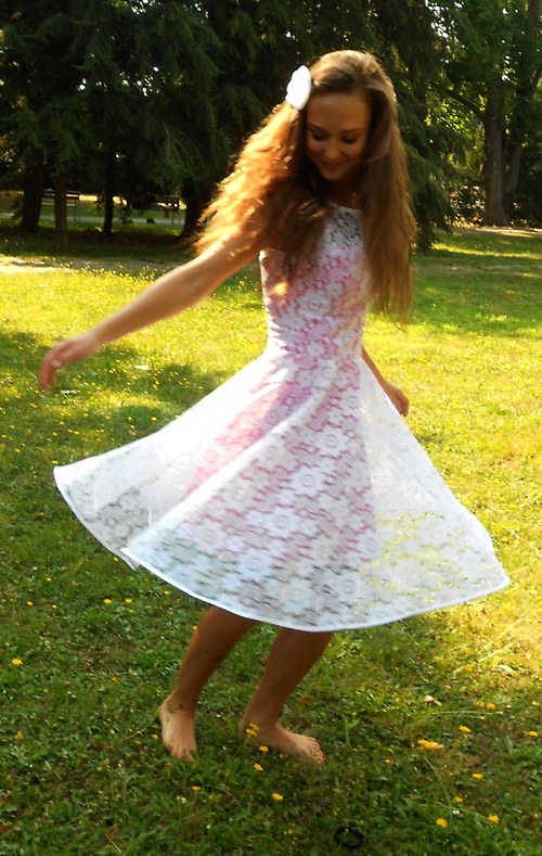 Krajkové šaty — foto 5