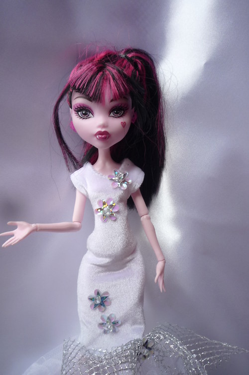 Bílá pro Monster High — foto 3