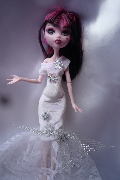 Bílá pro Monster High — foto 4
