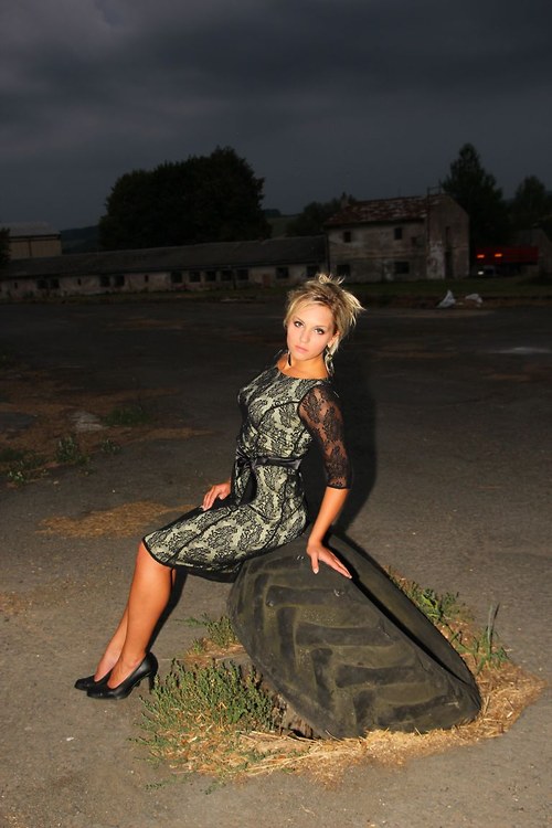 Krajkové šaty — foto 6