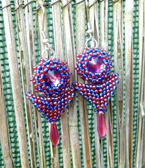 Šité náušnice Swarovski s modrými odlesky — foto 3