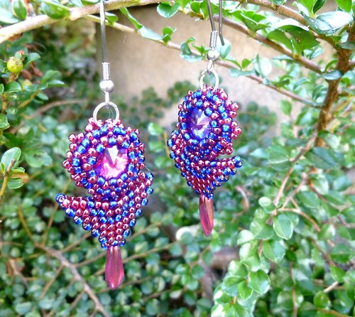 Šité náušnice Swarovski s modrými odlesky — foto 6