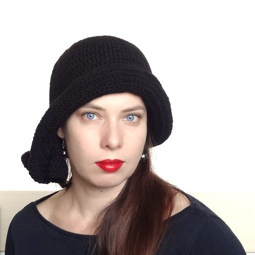 Madam Krajewska - háčkovaný klobouk — foto 3