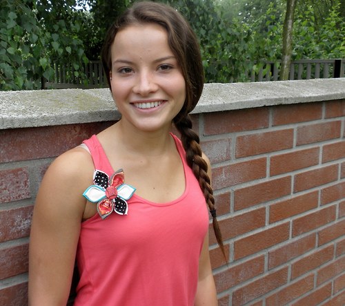 Zajímavá kanzashi brož — foto 3