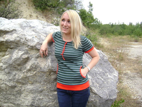 Zelené pruhované tričko — foto 4