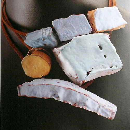 Kniha 500 necklaces — foto 2