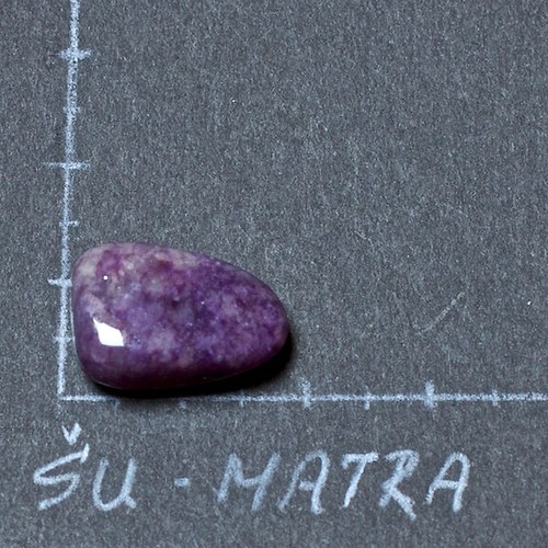 Čaroit — foto 2