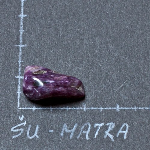 Čaroit — foto 2