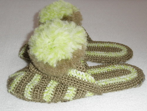Háčkované papuče - šedozelené — foto 2