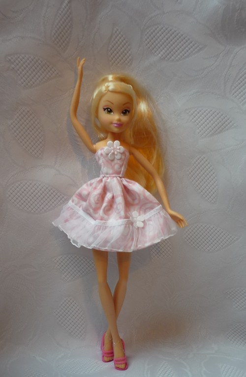 Volánkové šaty pro Winx — foto 3