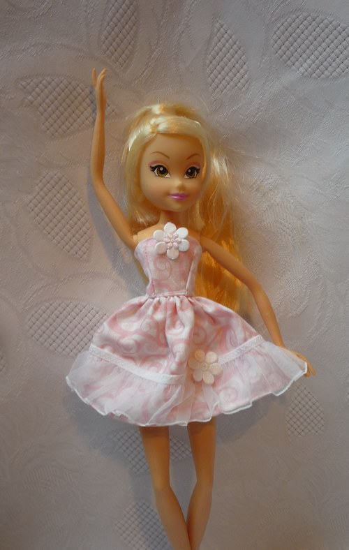 Volánkové šaty pro Winx — foto 2
