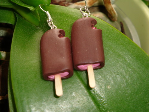 Fimo ukousnuté jahodové nanuky — foto 2