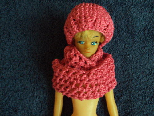 Nákrčník s čepičkou pro Barbie — foto 2