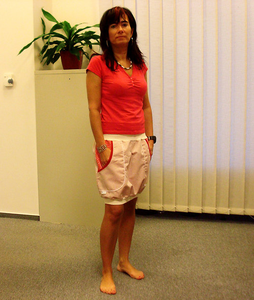Sukně balonová červenobílá — foto 2