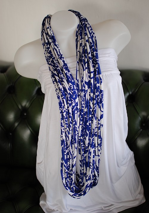 Decolt lycra modro-bílý — foto 2