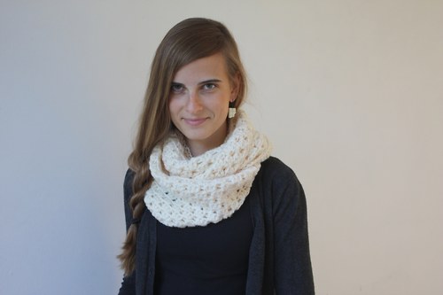 Nákrčník v barvě smetanky... — foto 2