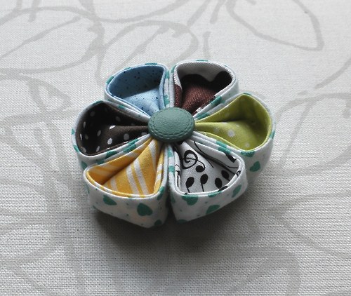 Kanzashi brož mixovaná — foto 2