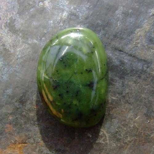 Jadeitový serpentyn, kabošon č.1128 — foto 2