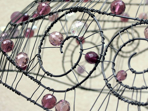 Do spirály. Drátovaný lustr. — foto 3