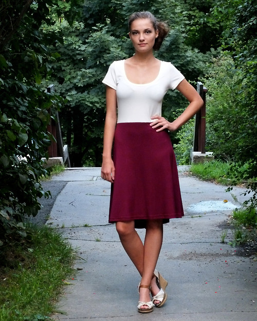 Šaty CUT Wine — foto 2