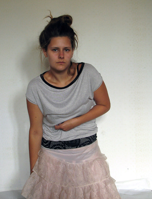 Šedé triko — foto 4