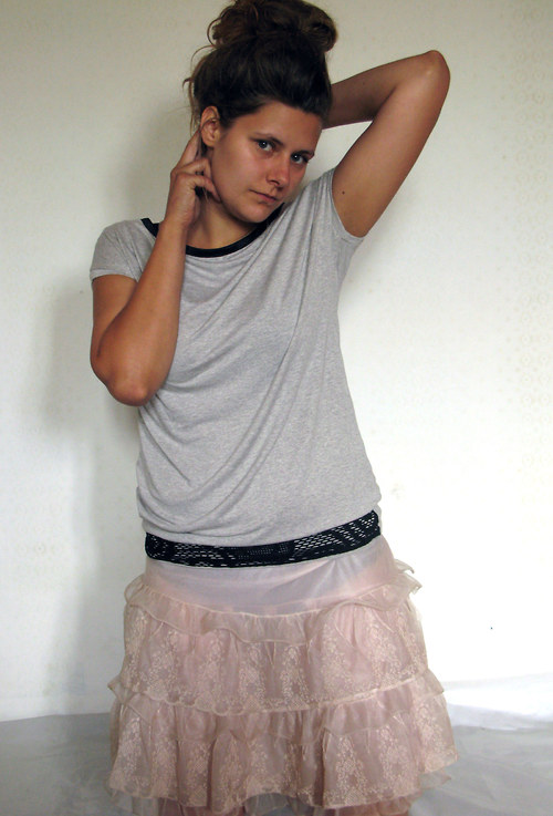 Šedé triko — foto 6