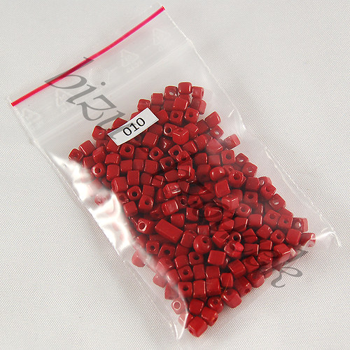 Červené kostičky 3mm — foto 2