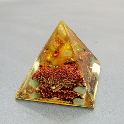 Orgonit A* Pyramida 5x4,5cm *Sluníčkový citrín* — foto 5