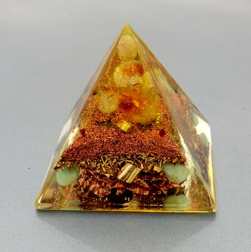 Orgonit A* Pyramida 5x4,5cm *Sluníčkový citrín* — foto 6