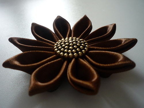 Kanzashi květ hnědý — foto 2