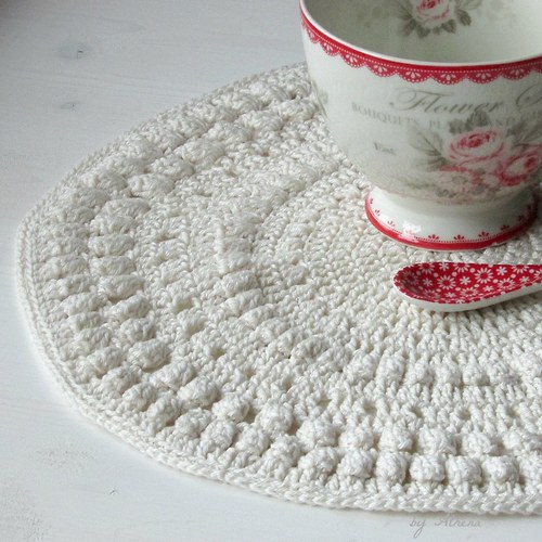 Háčkovaná prostírka /ecru/ — foto 3