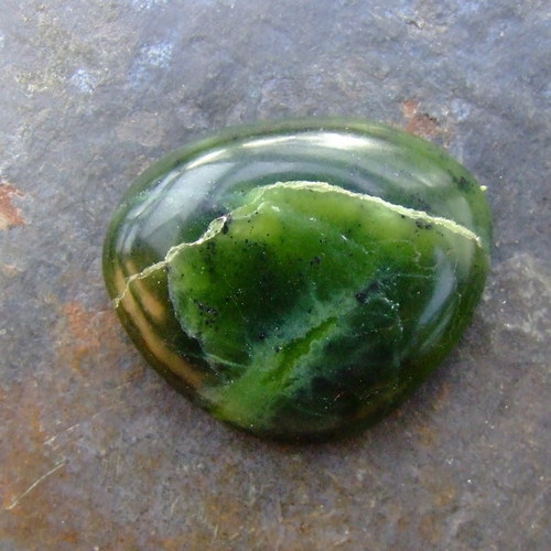 Jadeitový serpentyn, kabošon č.1142 — foto 2