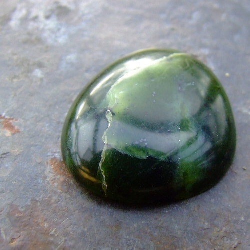 Jadeitový serpentyn, kabošon č.1142 — foto 3