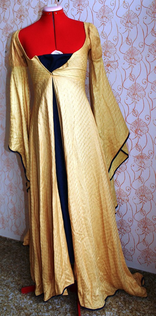 Princeznovské šaty — foto 3
