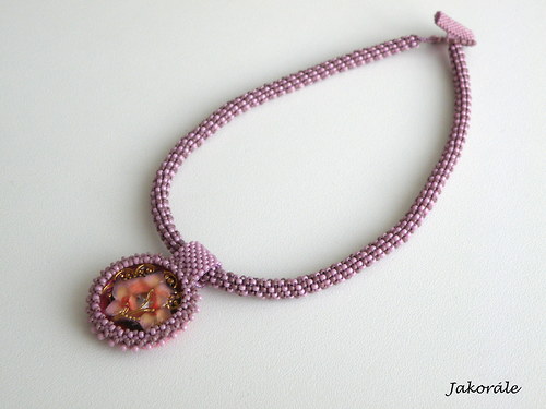 Lila obšitý knoflík — foto 2