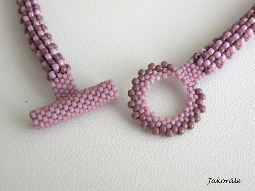 Lila obšitý knoflík — foto 4