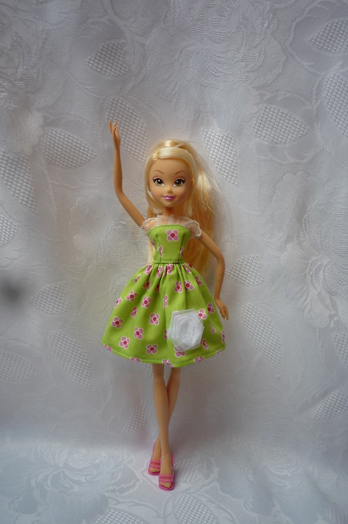 Krátké šaty pro Winx — foto 3