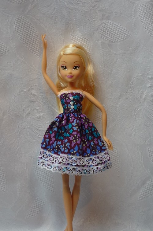Krátké šaty pro Winx — foto 3